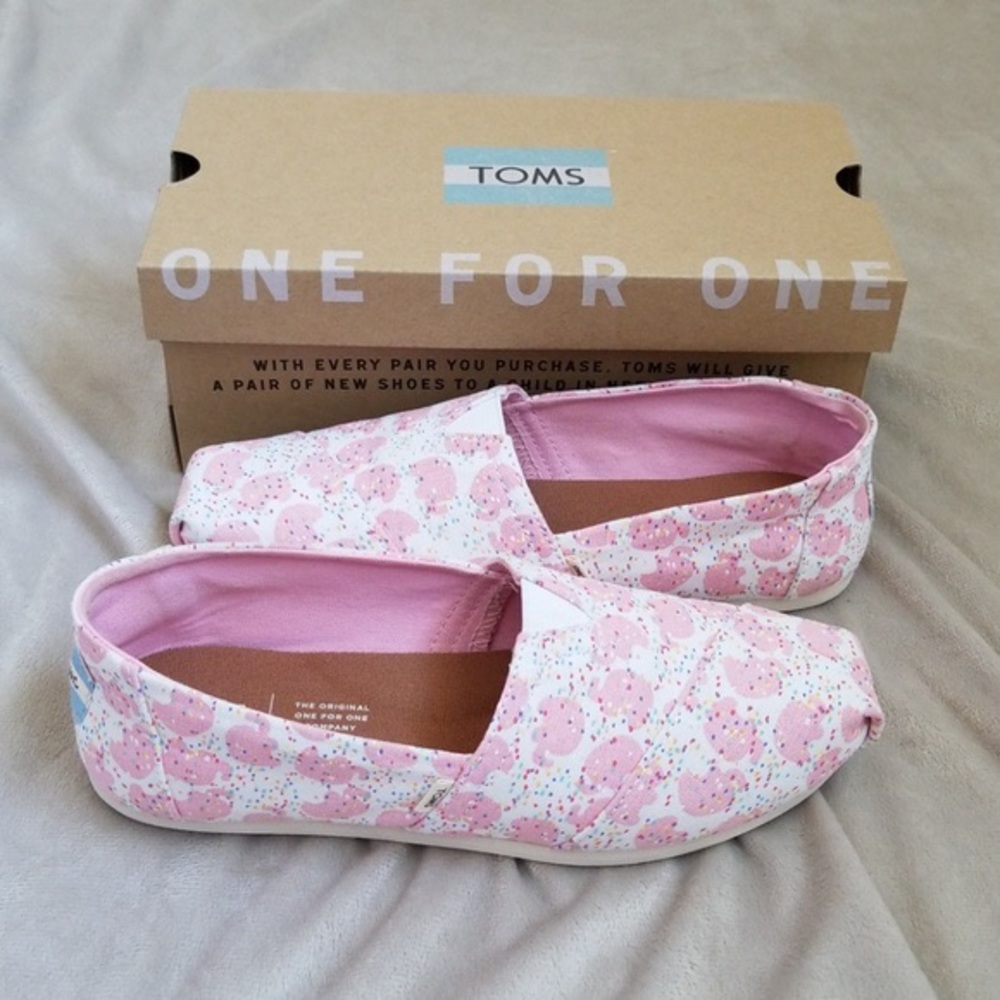 Sprinkle Animal Cookie TOMS
